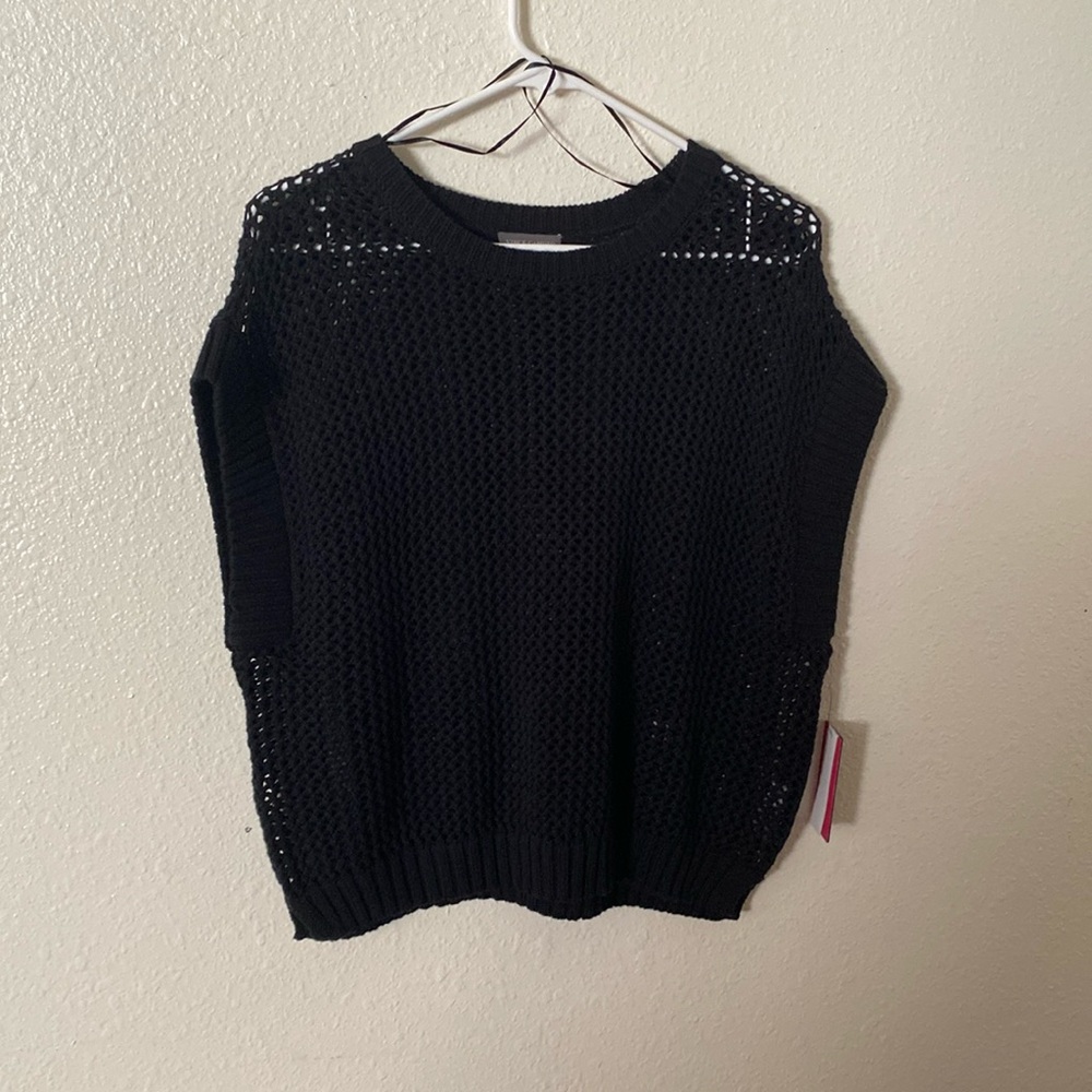 Vince Camuto sweater vest black short sleeve
